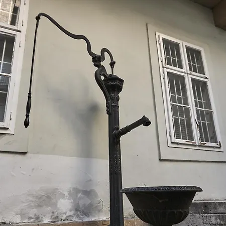 Apartament Karolyi Garden *